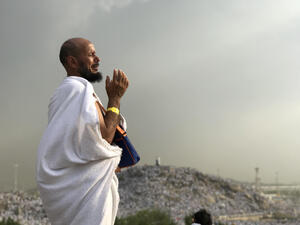 Mosque Kaaba, Mecca. The largest mosque in the world, Kaaba. The Muslims pray in the Ka'ba and worship Alla and then read the Quran Mecca, Saudi Arabia  (Shutterstock)	