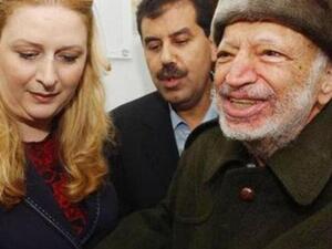 اعتذار مثير للجدل لسهى عرفات بسبب حرق علم الإمارات في القدس