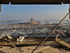 A view shows the aftermath of yesterday's blast at the port of Lebanon's capital Beirut, on August 5, 2020. Rescuers worked through the night after two enormous explosions ripped through Beirut's port, killing at least 78 people and injuring thousands, as they wrecked buildings across the Lebanese capital. Anwar AMRO / AFP