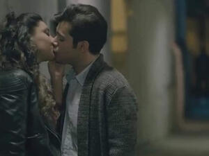 Bombshell Kissing Scene in Syrian Series 'Chicago Street' Shocks Viewers (Video)