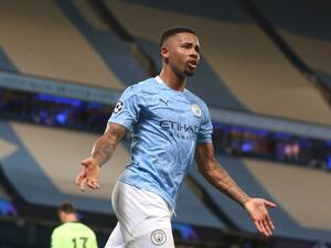 جيزوس يحتفل بهدفه