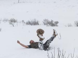  Australia shivers as Antarctic air brings rare snowfall (Twitter)