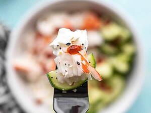 سلطة السلطعون مع جبن القريش