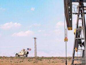 دورية أمريكية قرب أحد حقول النفط شرق سوريا