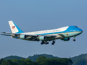Trump's Presidential Plane Has Just Survived an Ugly Crash: Journalist Reveals Details