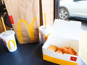 Spicy Chicken and Chicken Nuggets in paper box at McDonald's restaurant. (Shutterstock/ File Photo)