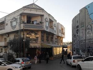 Walled Off hotel (Twitter)