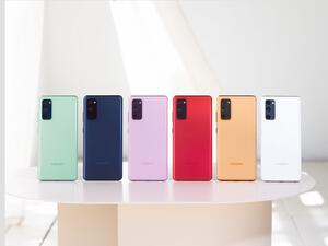كشفت شركة شركة سامسونج للإلكترونيات، اليوم، عن هاتفها الجديد Galaxy S20 Fan (FE)، الذي يُعد أحدث إضافات الشركة إلى عائلة Galaxy S20. ويُعد Galaxy S20 FE هاتفًا ذكياً متميزاً يشتمل على مجموعة من الابتكارات التي نالت إعجاب عشّاق أجهزة Galaxy