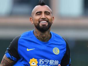 فيدال خلال تدريبات فريقه الجديد