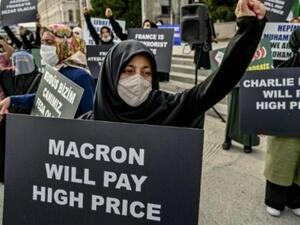 Protest in Istanbul against Charlie Hebdo cartoons (Twitter)