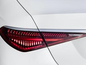 سيارة S-Class الجديدة من مرسيدس-بنز: مفهوم جديد للفخامة والابتكار