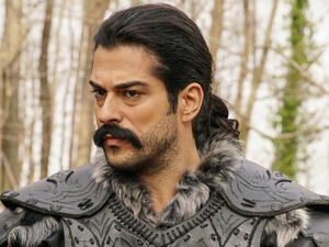 Goodbye Long Locks! Burak Özçivit Ditches His Iconic Hairstyle for Kuruluş Osman Season 2 (Pictures)