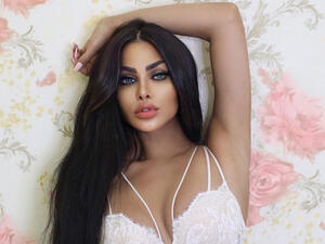 Today, the 28-year old announced her split from Rabih