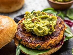 برجر السلمون بالكاجون