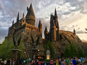 Hogwarts school in Universal Studio Resort in Orlando (Shutterstock)