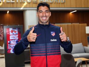 سواريز بقميص أتلتيكو