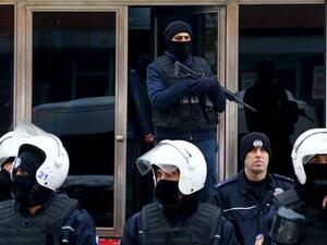  القبض على عصابة لتهريب البشر تتكون من 9 عسكريين