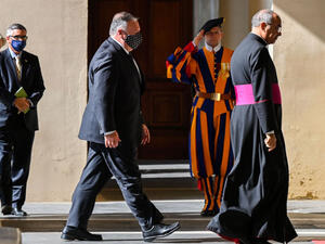 الكرسي الرسولي “فوجئ” بتدخل البيت الأبيض العلني في سياسته الخارجية