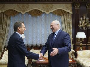 Belarus' President Alexander Lukashenko meets with Sergei Naryshkin, the head of Russia's Foreign Intelligence Service (SVR), in Minsk on October 22, 2020. Nikolay PETROV / BELTA / AFP