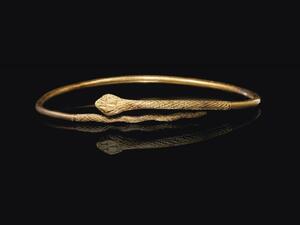 Christie's auctioning rare Egyptian artifacts (Twitter)