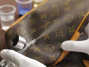 8 طرق لإزالة الحبر من الحقائب الجلدية