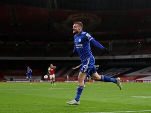 فاردي يحتفل بهدفه الثمين