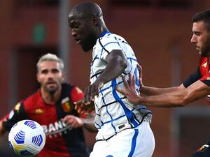 لوكاكو يقود إنتر للفوز