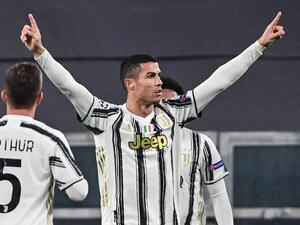 رونالدو يحتفل بهدفه