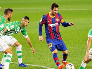 ليونيل ميسي (وسط)