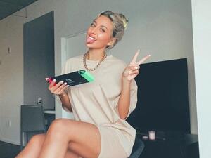 Yallah Shake That Belly! Saudi Model Roz Professionally Belly-Dances With a Cup of Water on Her Head (Video)