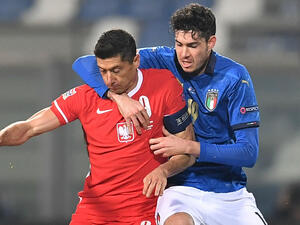 باستوني يزاحم ليفاندوفسكي