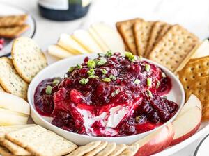 مقبلات غموس الكرانبيري بالجبن الكريمي