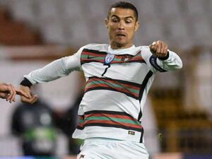 كريستيانو رونالدو يقود البرتغال للفوز