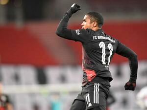 كوشتا يحتفل بهدفه