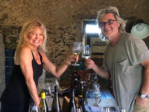 Russell also recalled the first time he saw Hawn on set. 