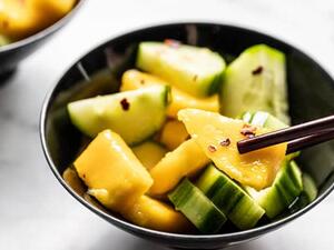 سلطة المانجو بالخيار