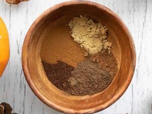 تعلمي تحضير توابل فطيرة اليقطين