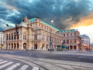 State Opera at sunrise - Vienna - Austria (Shutterstock)