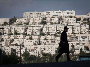 مسؤول فلسطيني يحذر من تداعيات شرعنة 70 بؤرة استيطانية