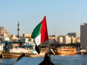الإمارات 
