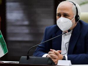 ظريف يتهم المتشددين بالتواصل مع فريق بايدن!