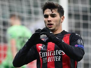 دياز يحتفل بهدفه