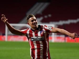 يورينتي يحتفل بهدفه