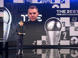 نوير يظفر بجائزة أفضل حارس