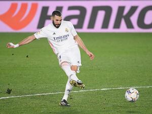 بنزيمة يقود ريال مدريد لفوز جديد