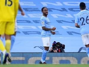 ستيرلينغ يحتفل بهدفه