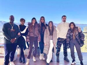 Kardashian-Jenner clan  (Twitter)