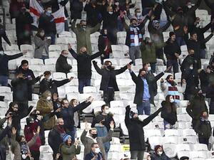 الجماهير تعود إلى بعض الملاعب في إنجلترا