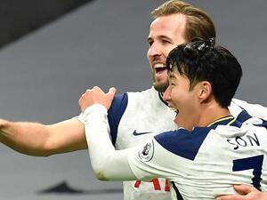 ثنائي هجوم سبيرز يقوده لصدارة الترتيب