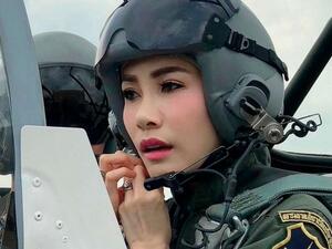 Sineenat Wongvajirapakdi  (Twitter)